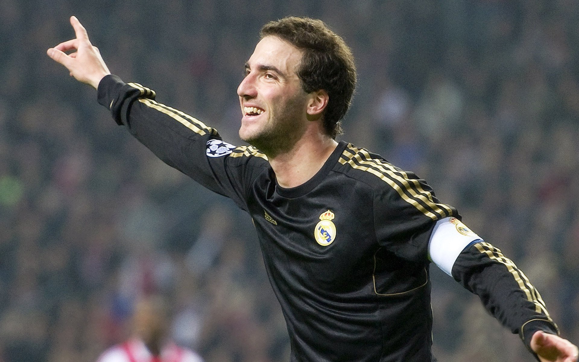 伊朗获“最佳球迷组织奖”,现场波斯鼓声震雪原,伊朗队金牌