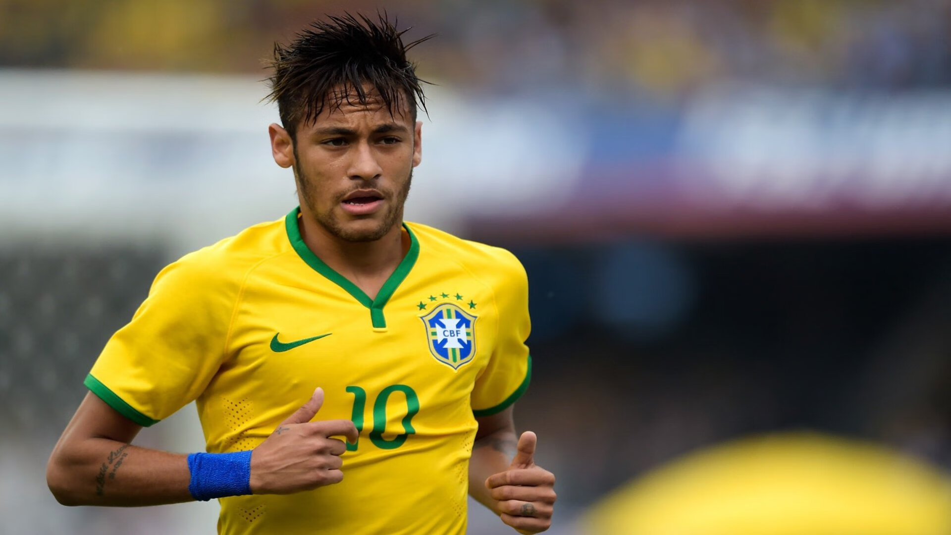 欧冠比赛的“幕后英雄”:教练与球员的默契配合,欧冠角色